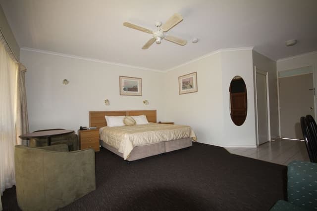 Room, 1 King Bed, Jetted Tub