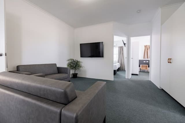 Deluxe Family Suite