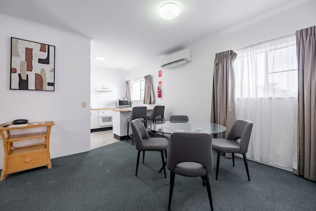 Deluxe Family Suite