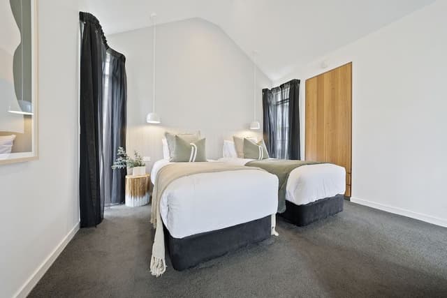 King or Twin Retreat Villa