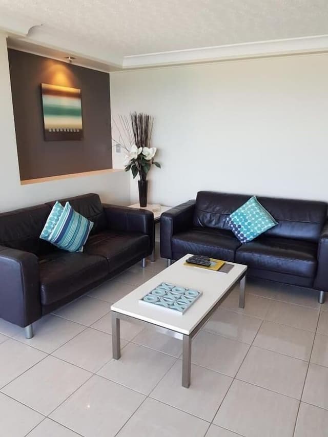 Superior Two Bedroom Apartment - Absolute Beach Front