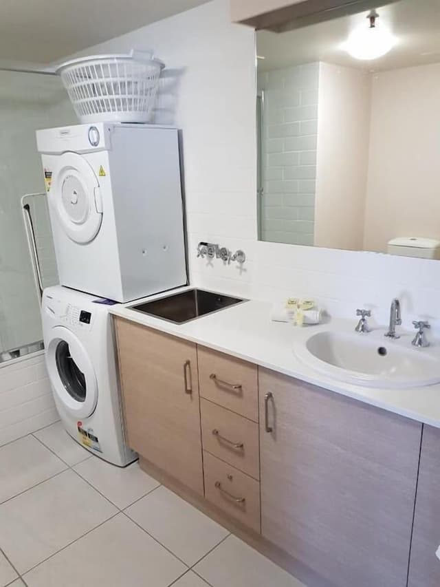 Superior Two Bedroom Apartment - Absolute Beach Front