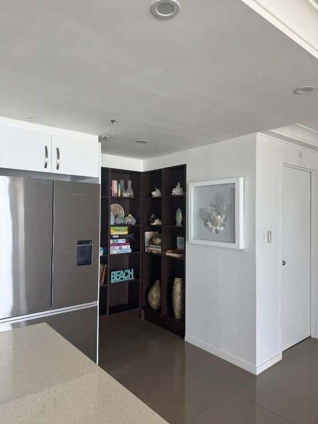 Four Bedroom Oceanview Apartment - Absolute Beach Front