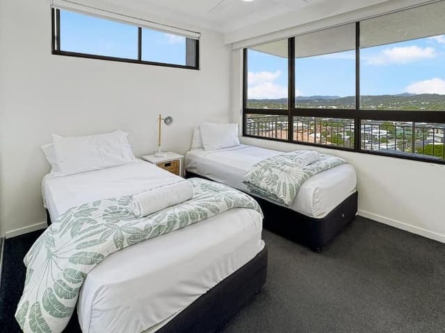 Superior Two Bedroom Apartment - Absolute Beach Front