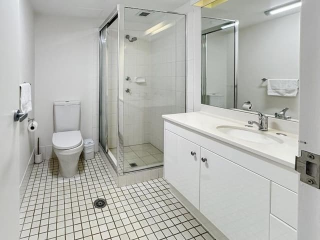 Superior Two Bedroom Apartment - Absolute Beach Front
