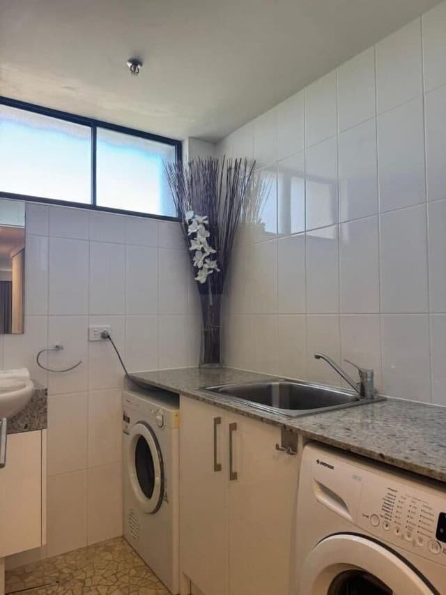 Three Bedroom Apartment - Absolute Beach Front