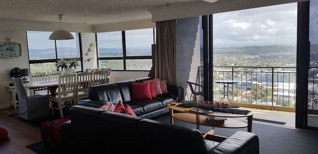 Three Bedroom Apartment - Absolute Beach Front