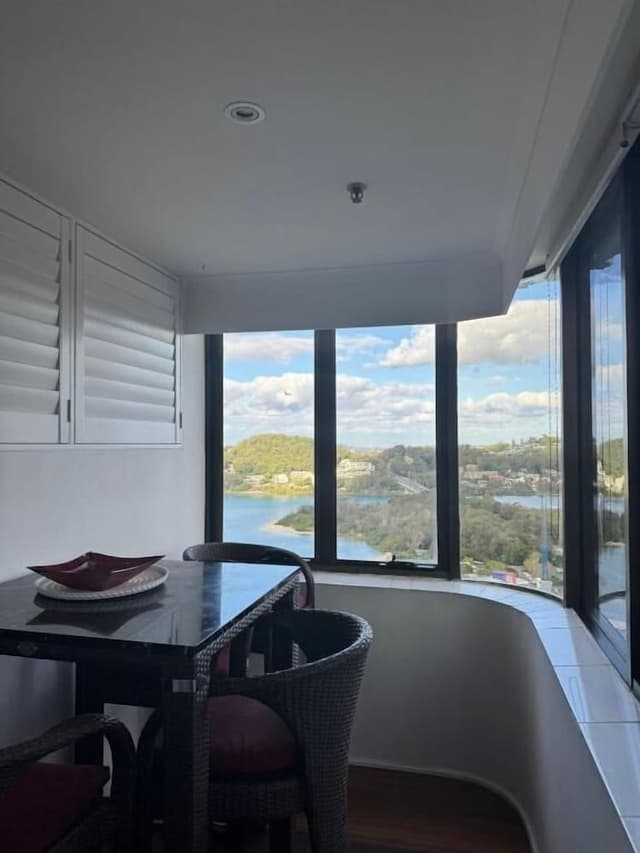 Three Bedroom Apartment - Absolute Beach Front