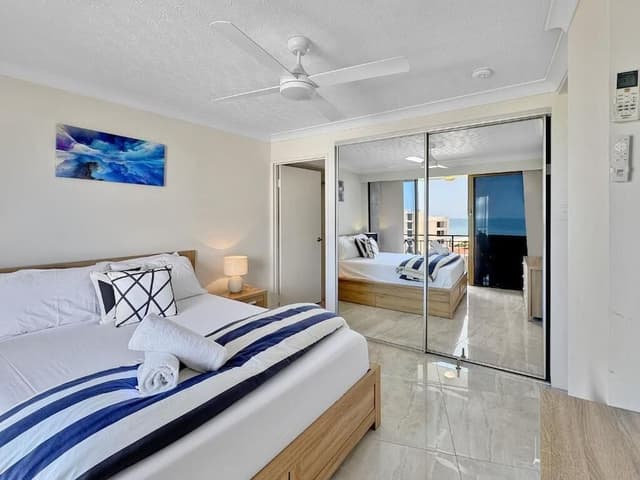 Superior Two Bedroom Apartment - Absolute Beach Front