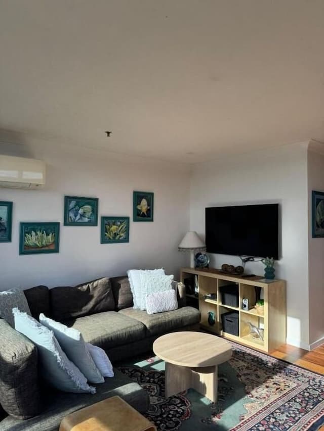 Three Bedroom Apartment - Absolute Beach Front
