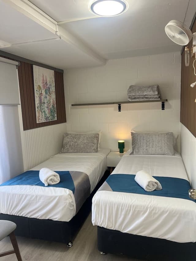 2 Bedroom Apartment (No Pets)
