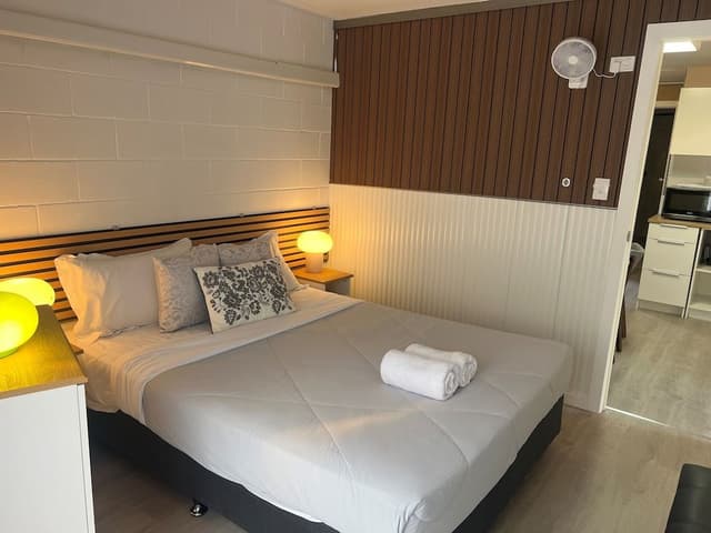 2 Bedroom Apartment (No Pets)