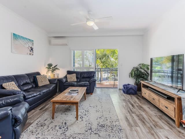 2 Bedroom Split Level Apartment
