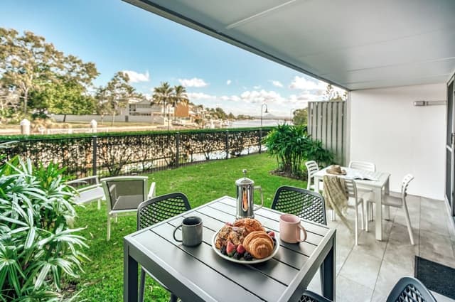 1 Bedroom Riverfront Apartment - Ground Floor