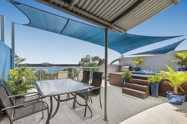 Apartment, 3 Bedrooms, Hot Tub, River View