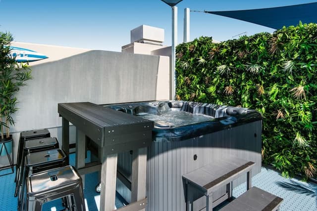 Apartment, 3 Bedrooms, Hot Tub, River View