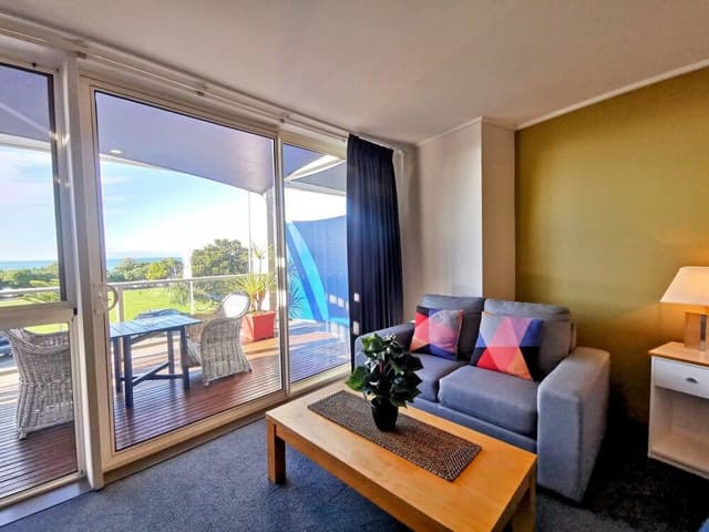 Deluxe King Room - Ocean View