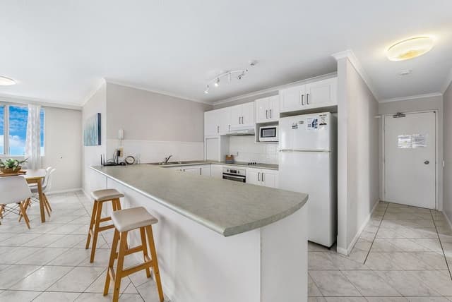 Budget Apartment, 2 Bedrooms, Ocean View