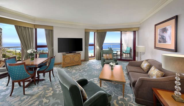KING SULTAN SUITE PARTIAL OR DIRECT SEA VIEW