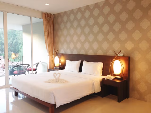 Deluxe Double or Twin Room, Pool View