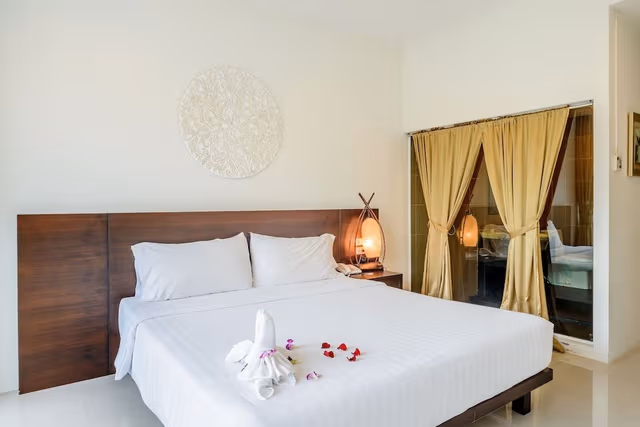 Deluxe Double or Twin Room, Pool View