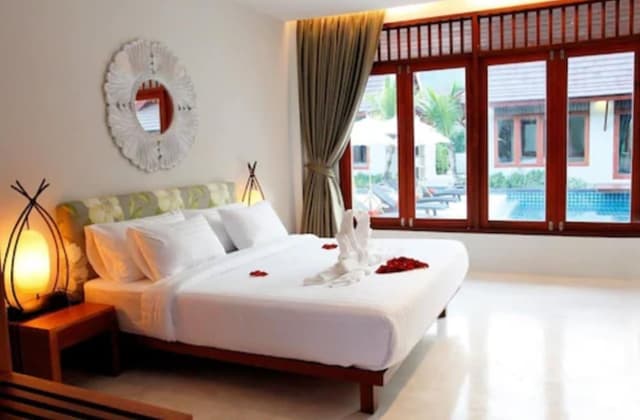 Pool Access Suite Villa