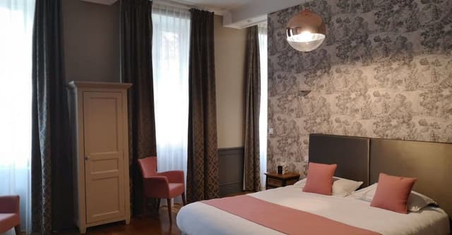 Suite (Soft Chic)