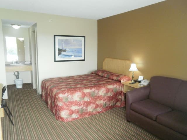 Standard Room, 1 Queen Bed