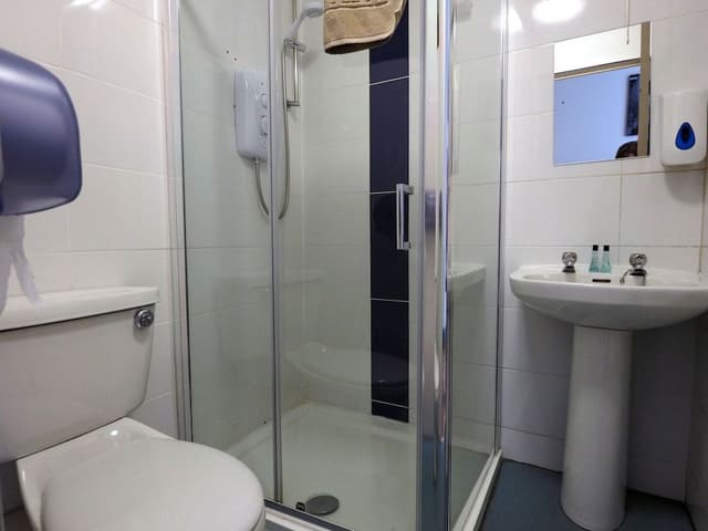 Basic Double Room, Ensuite