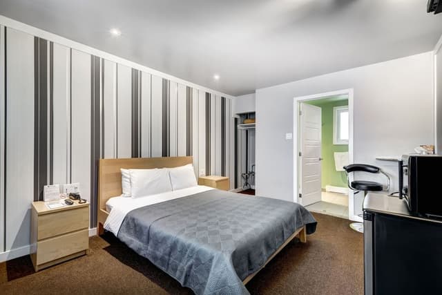 Standard Room, 1 Queen Bed, Non Smoking