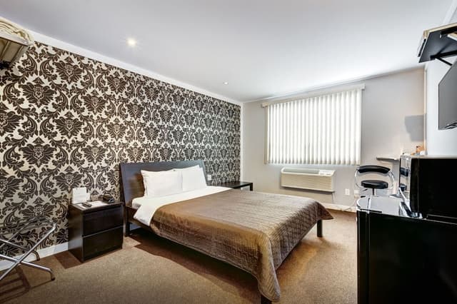 Standard Room, 1 Queen Bed, Non Smoking