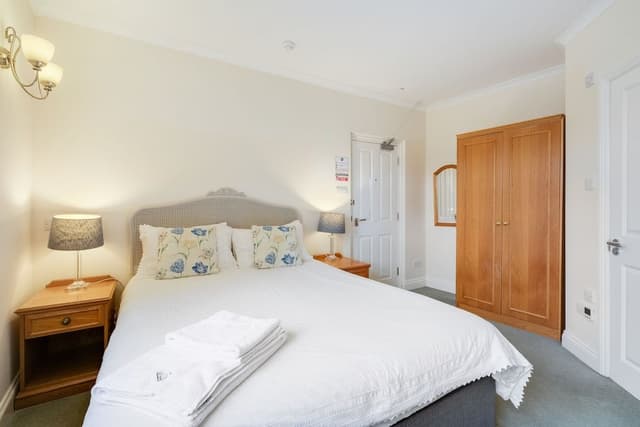 City Double Room, 1 Queen Bed, Non Smoking, Private Bathroom
