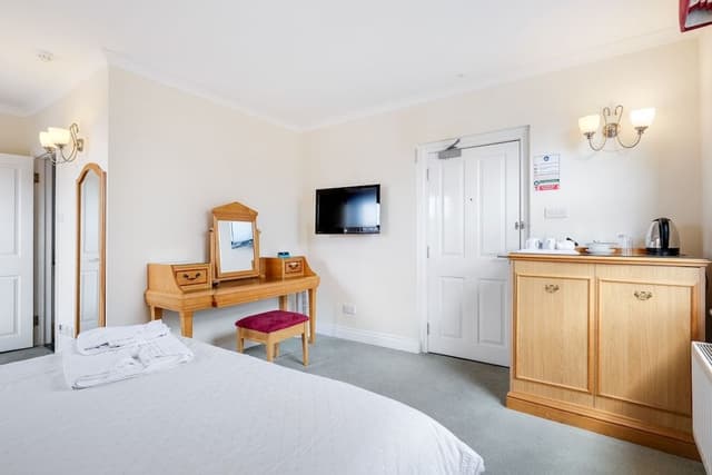 Superior Double Room, Non Smoking, Private Bathroom