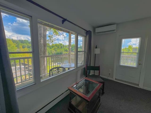 Premium Room, 1 King Bed (Muskoka River View, Has Balcony)
