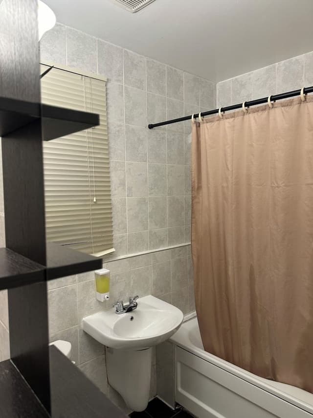 Double Bedroom, 1 Double Bed, Shared Bathroom