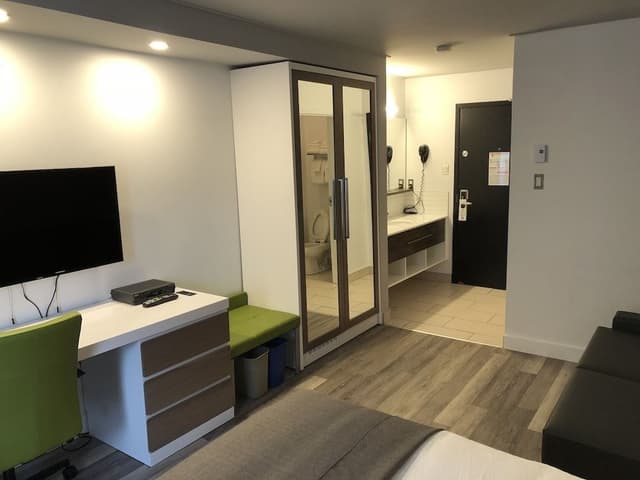 Chambre Executive , 1 lit Queen 1 lit escamotable