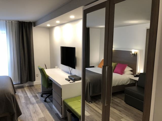 Chambre Executive , 1 lit Queen 1 lit escamotable