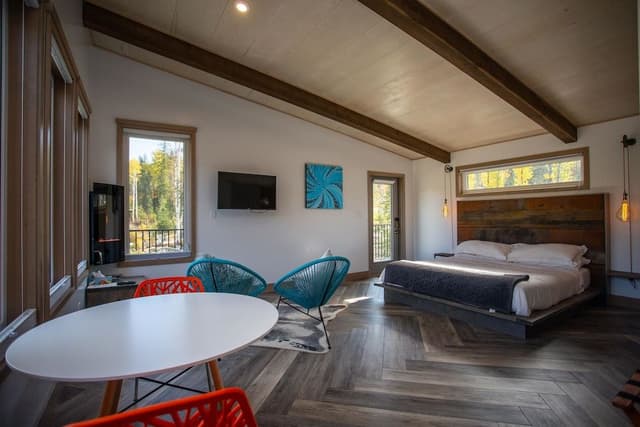 Luxury Room, 1 King Bed, Mountain View (No Breakfast)