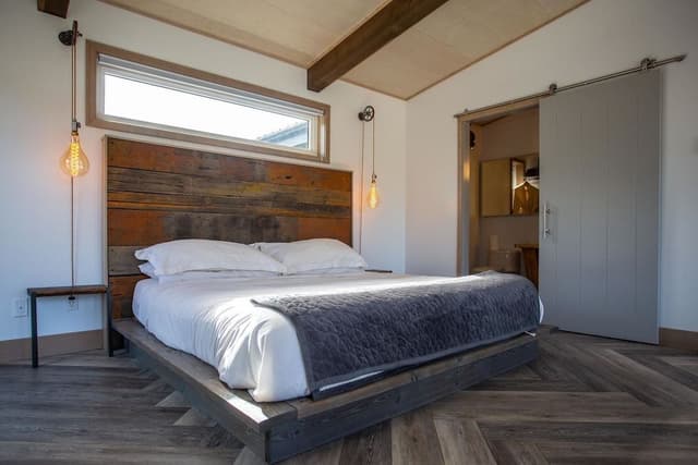 Luxury Room, 1 King Bed, Mountain View (No Breakfast)