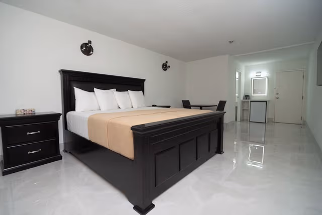 Deluxe Room, 1 King Bed
