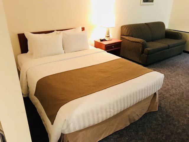 Standard Room, 1 Queen Bed, Accessible