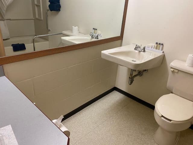 Standard Room, 1 Queen Bed, Accessible