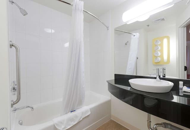 Standard Room, 2 Queen Beds, Non Smoking, Kitchenette