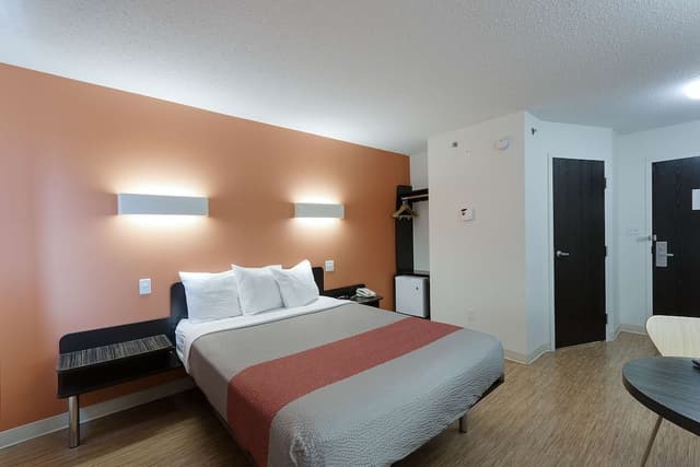 Standard Room, 1 Queen Bed, Non Smoking