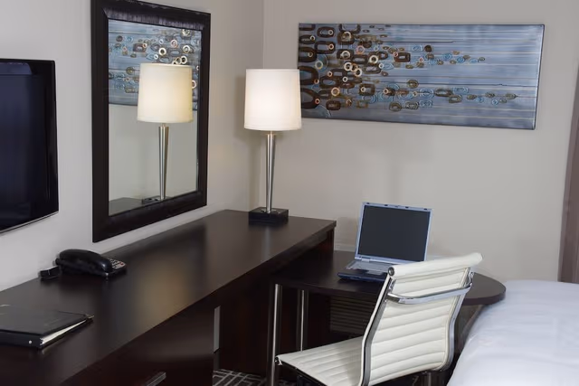 Junior Suite, 1 King Bed, Jetted Tub