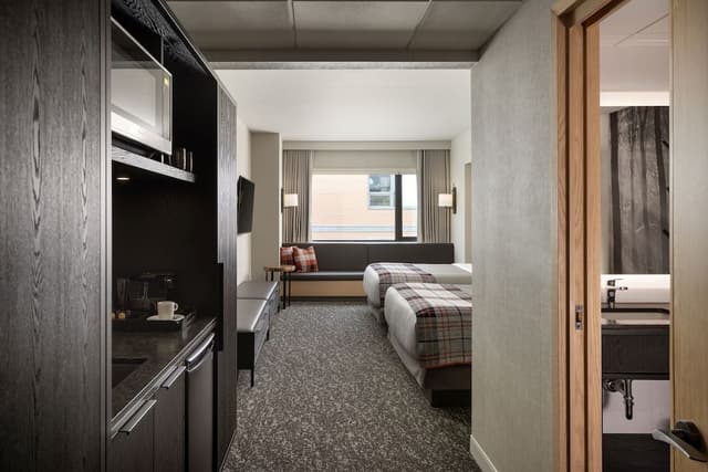 Junior Studio, 2 Queen beds, Street View