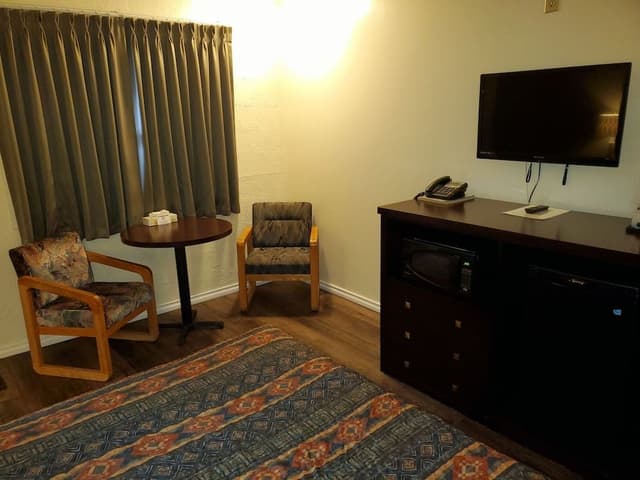 Standard Room, 1 Queen Bed