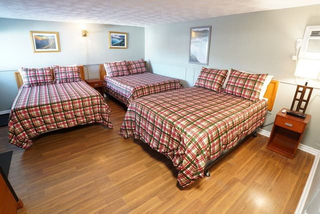 Room, 3 Double Beds