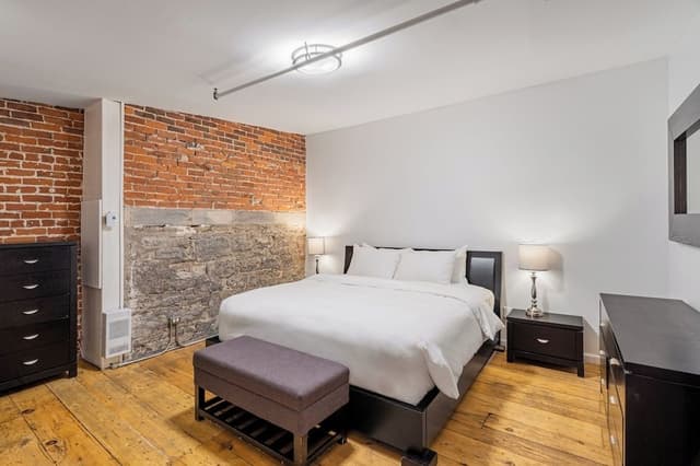 2 Bedroom 2 Bathroom Deluxe Plus Apartment