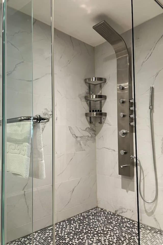 2 Bedroom 2 Bathroom Deluxe Plus Apartment